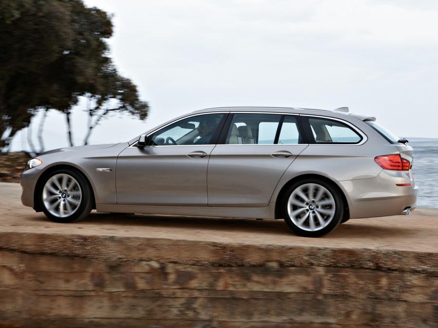  BMW 520d Touring 2010 года  (фото 5 из 16)